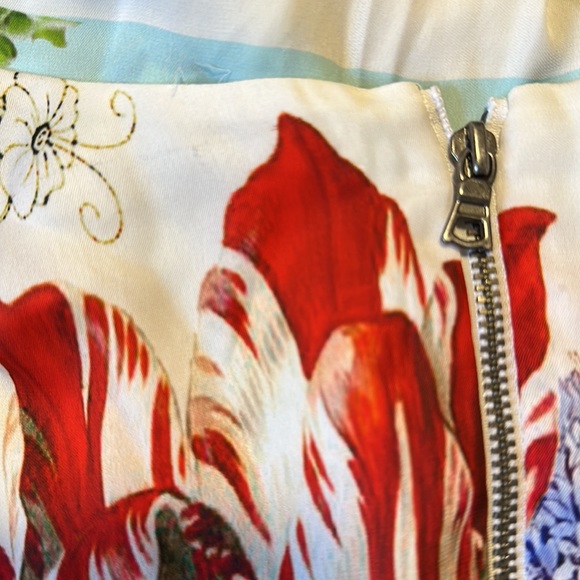 Alice + Olivia Bellami V-Neck Maxi Dress - Picture 10 of 10